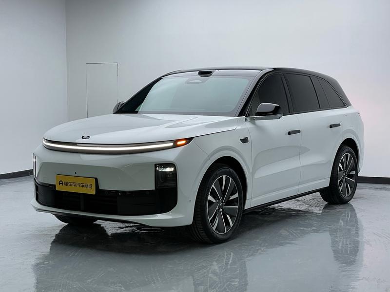 Li Auto Ideal L6 2025