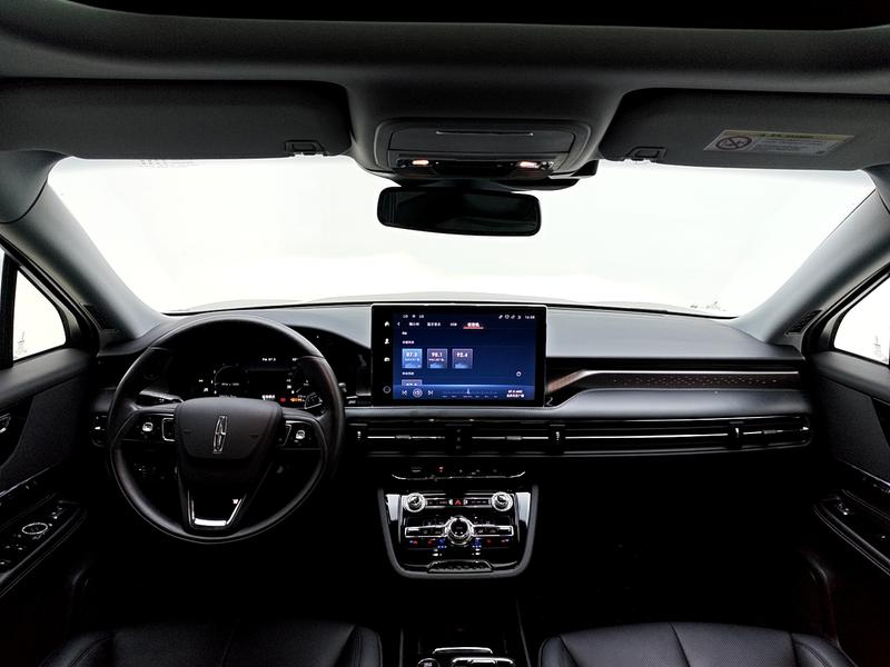 Lincoln adventurer 2022