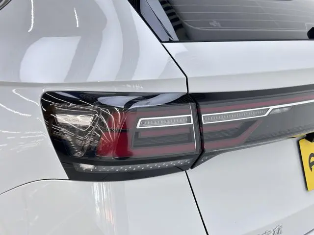 Volkswagen Tuyue 300TSI two-wheel drive full moon version