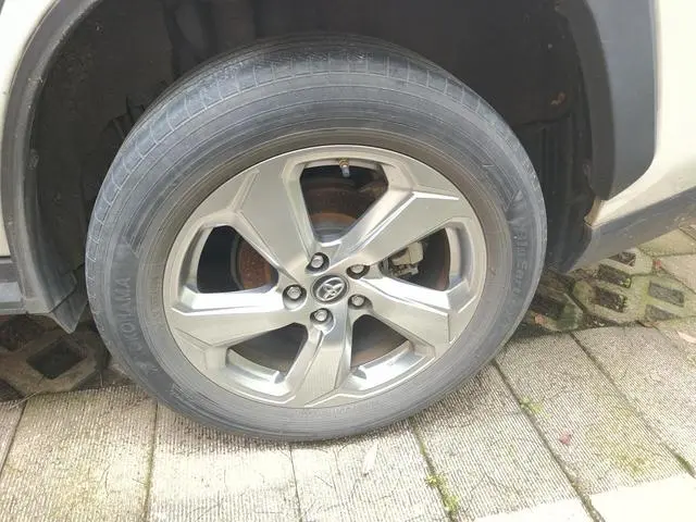 TOYOTA RAV4 Rongfang 2.0L CVT two-wheel drive fashion version