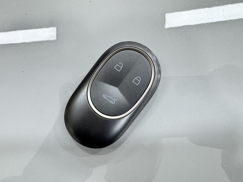 NIO NIO ET5 2025