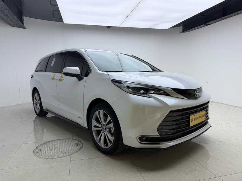 Toyota Sienna 2024