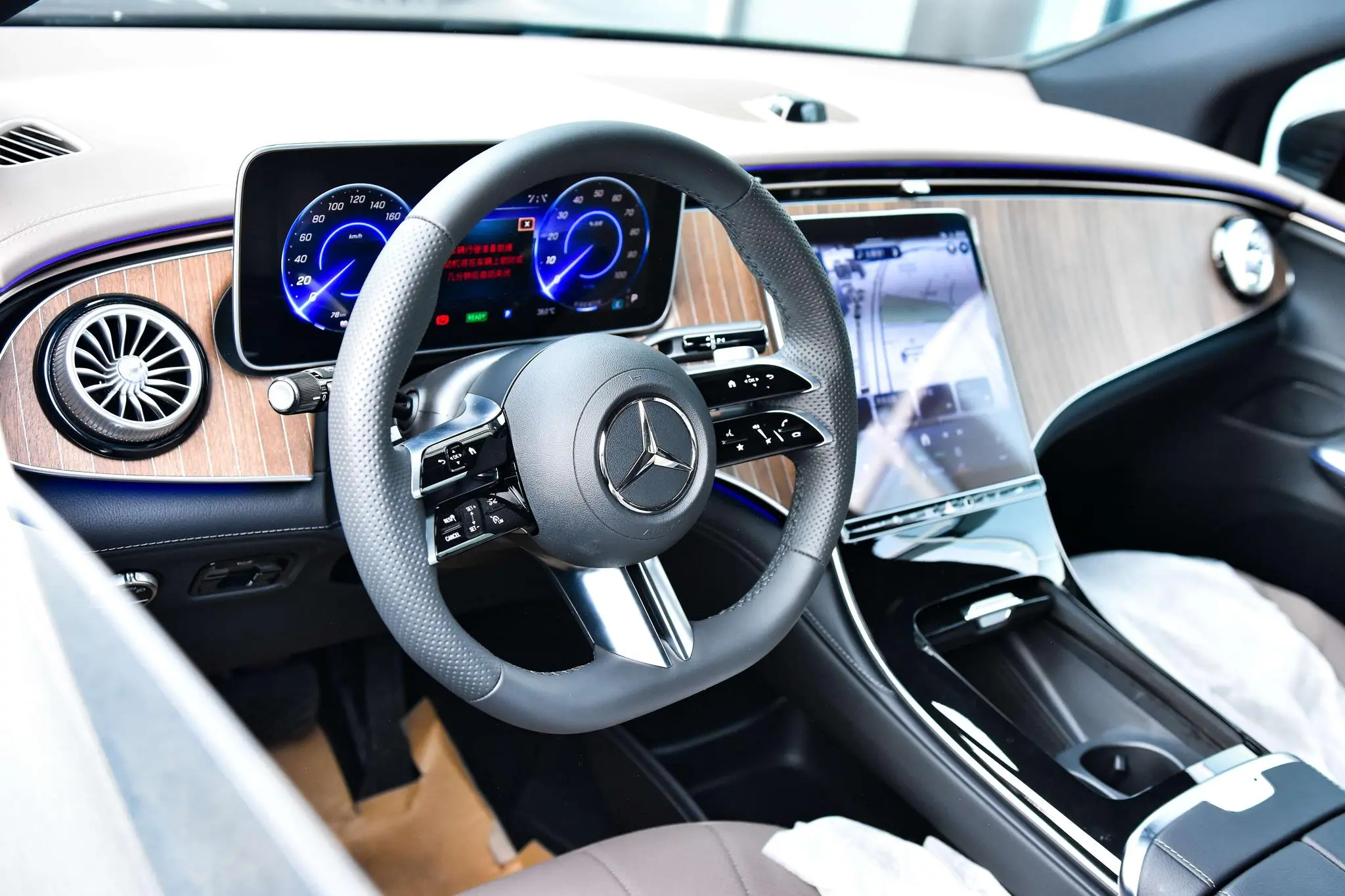 Mercedes-Benz Mercedes-Benz EQE SUV EQE SUV 500 4MATIC Pioneer Edition