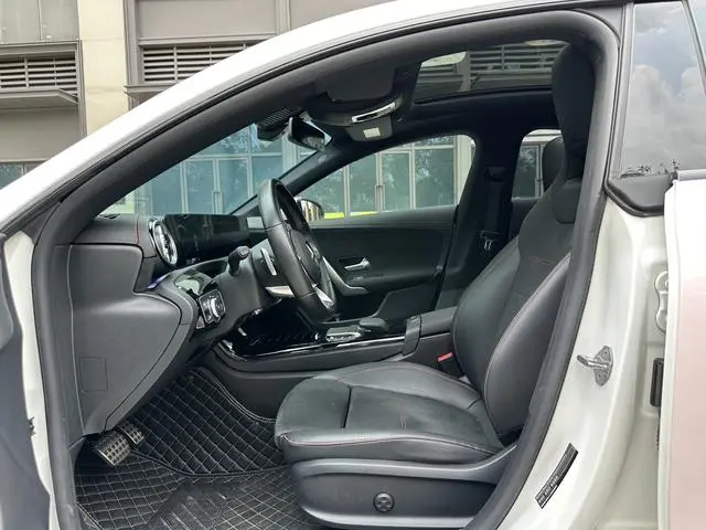 Mercedes-Benz Mercedes-Benz CLA CLA 200 four-door coupe