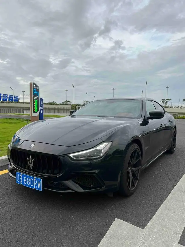 Maserati Ghibli 3.0T Standard Edition