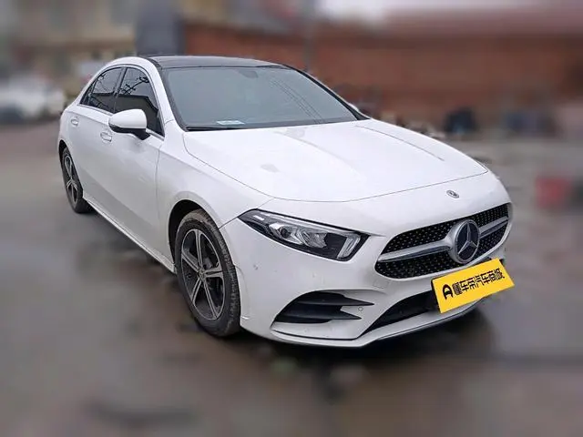 Mercedes-Benz Mercedes-Benz A-class Second facelift A 200 L sports sedan fashion version