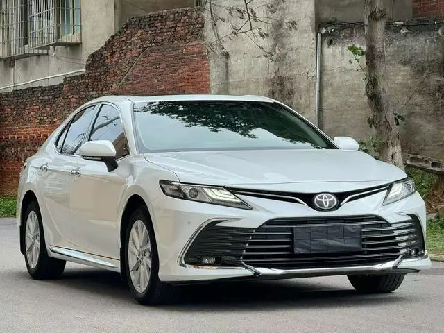 TOYOTA Camry 2.0G Deluxe Edition