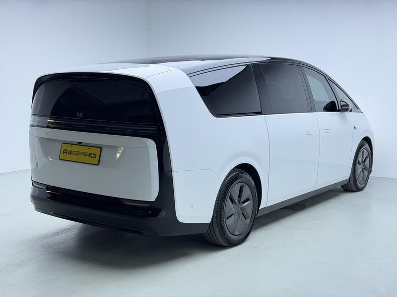 Li Auto Ideal MEGA 2025