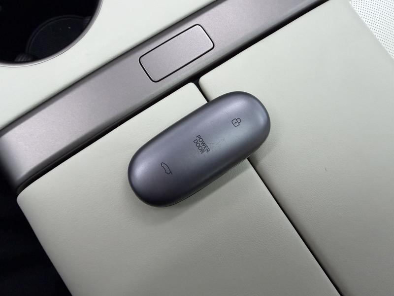 Li Auto Ideal MEGA 2025