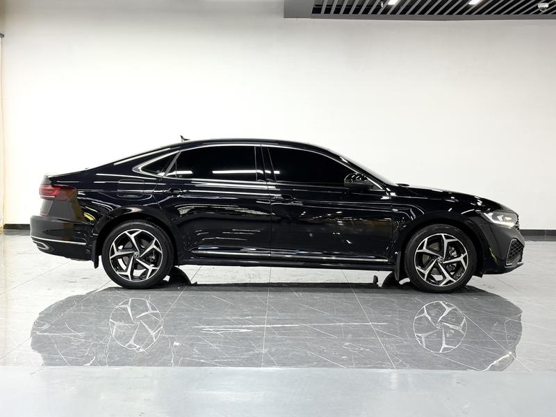 Volkswagen Passat 2025