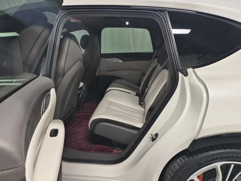 IM Motors Zhiji LS7 2023