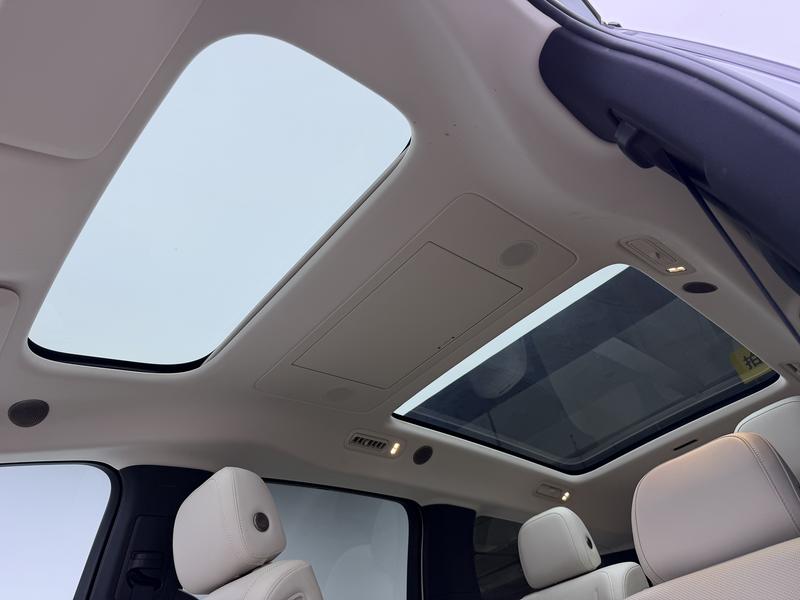 Li Auto Ideal MEGA 2025