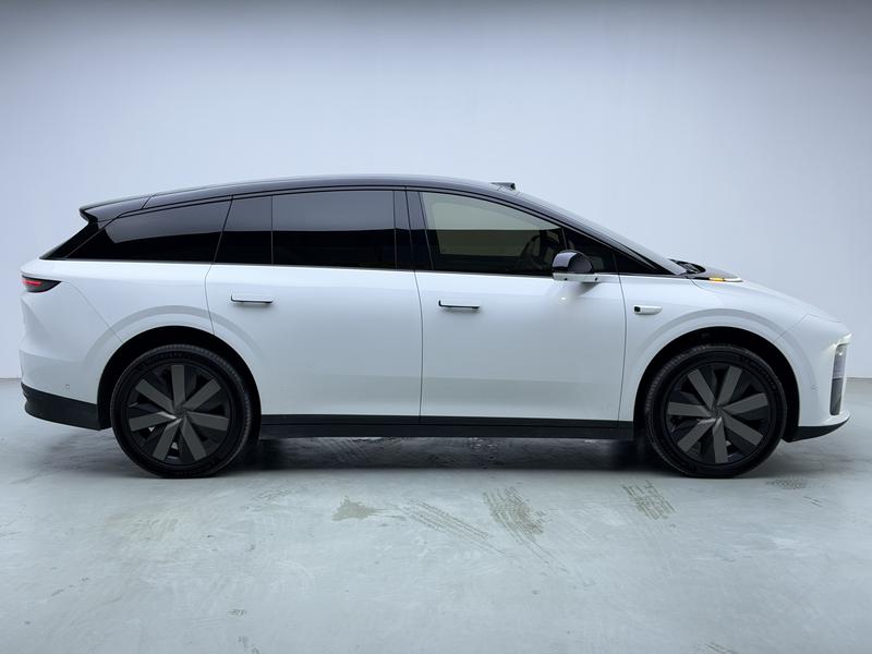 Li Auto Ideal i6 2025