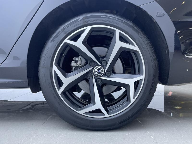 Volkswagen Passat 2024