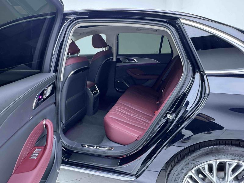 Hongqi Red Flag H5 2023