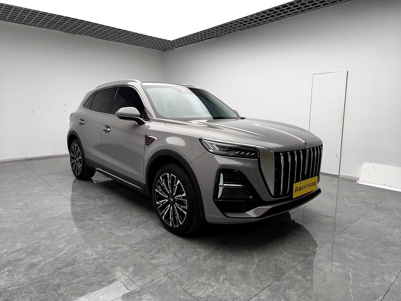 Hongqi Red Flag HS5 2025