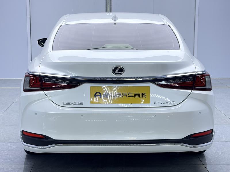 Lexus Lexus ES 2022