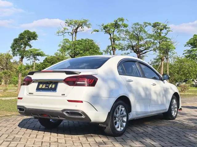 Geely Emgrand UP 1.5L CVT Pilot Edition