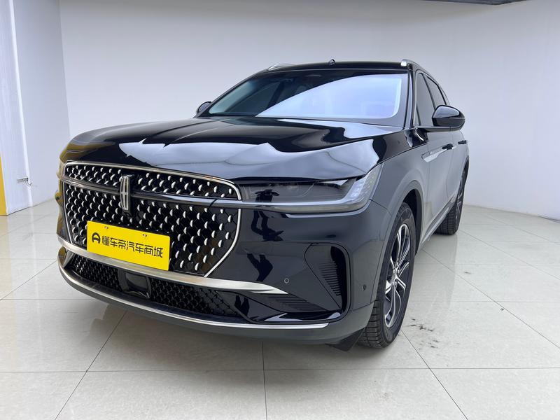Lincoln Voyager 2023