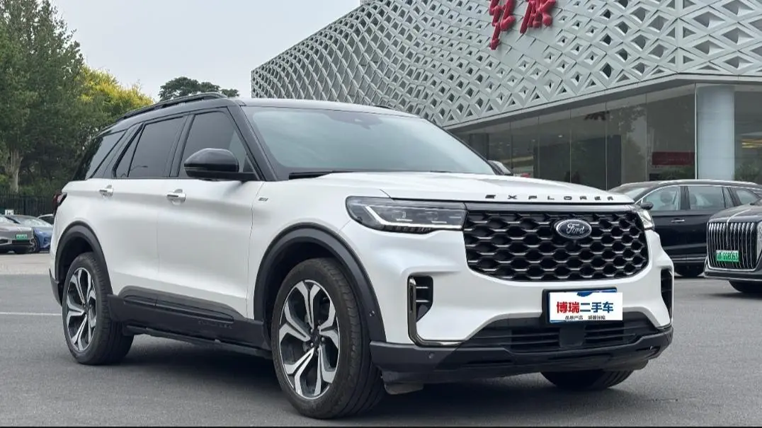 Ford Explorer EcoBoost 285 four-wheel drive ST-LINE 6-seater