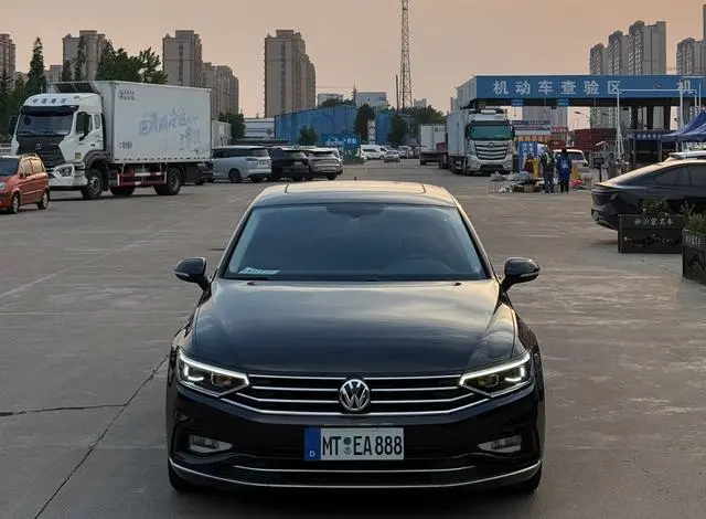 Volkswagen Magotan 330TSI DSG Luxury