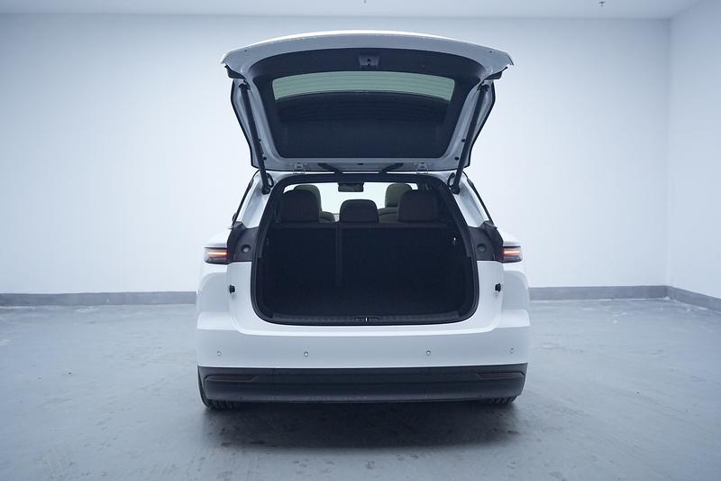 Li Auto Ideal i6 2025
