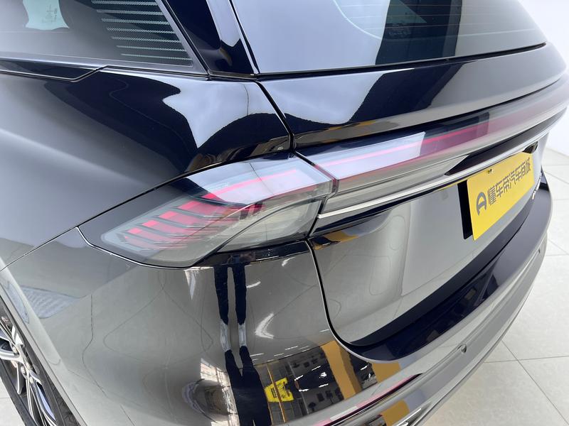 Lincoln Voyager 2023