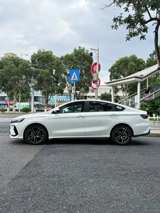 Geely Binrui Binrui COOL 1.5T DCT Champion Edition