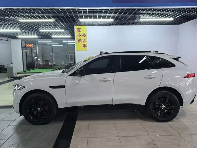 Jaguar Jaguar F-PACE P250 R-Dynamic BLACK