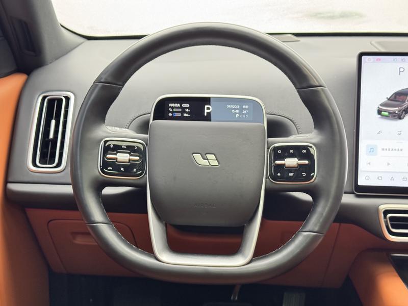 Li Auto Ideal L8 2024