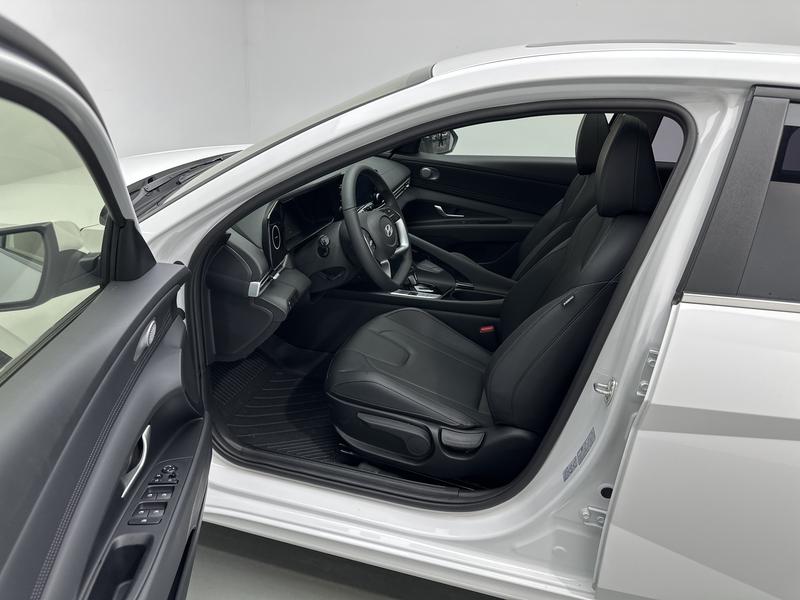 Hyundai Elantra 2023