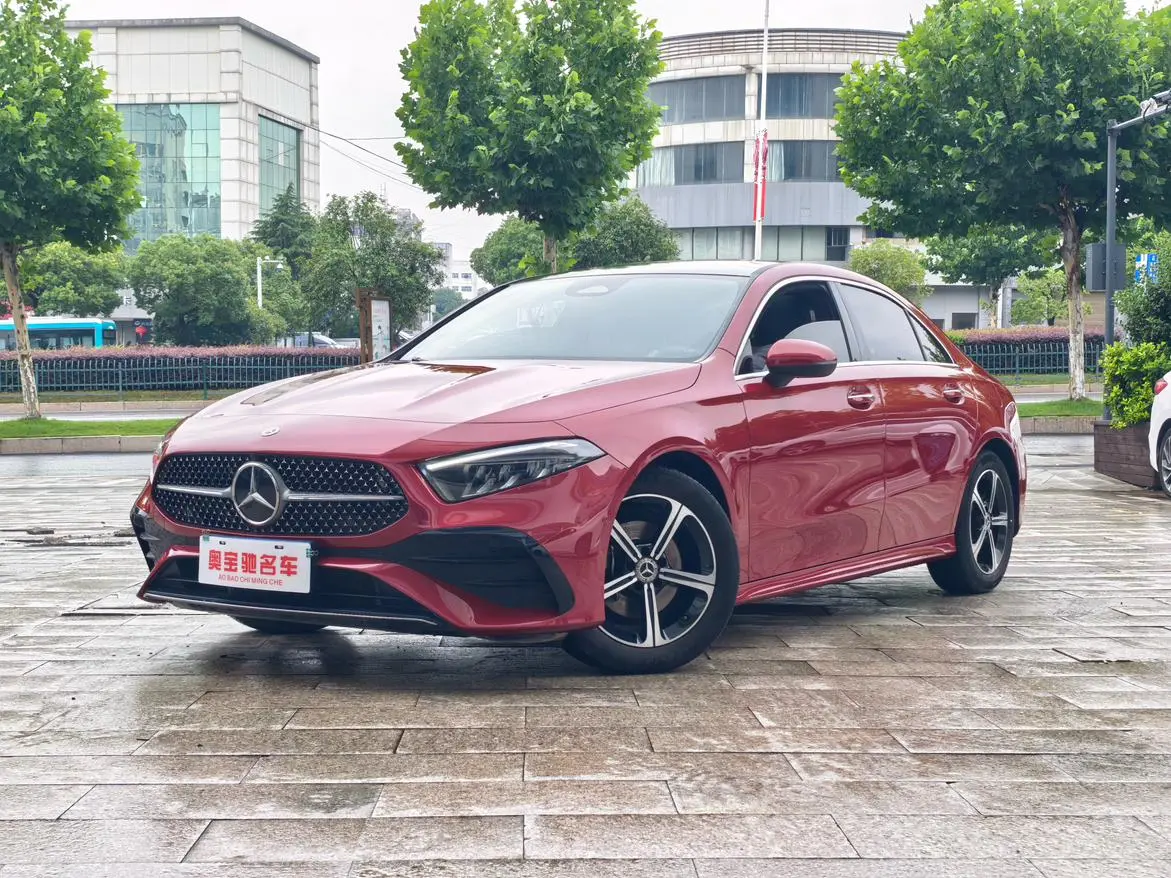 Mercedes-Benz Mercedes-Benz A-class A 200 L sports sedan fashion Version
