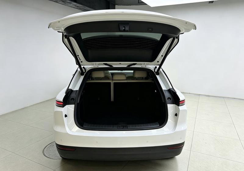 Li Auto Ideal i6 2025