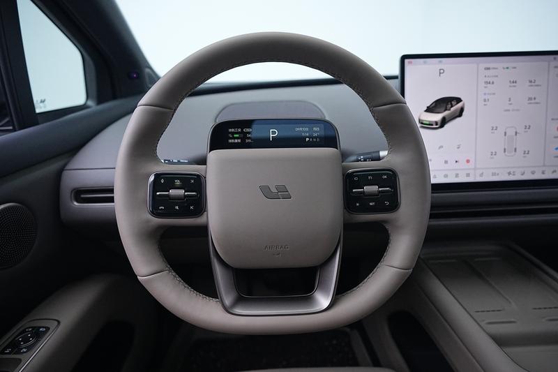 Li Auto Ideal i6 2025