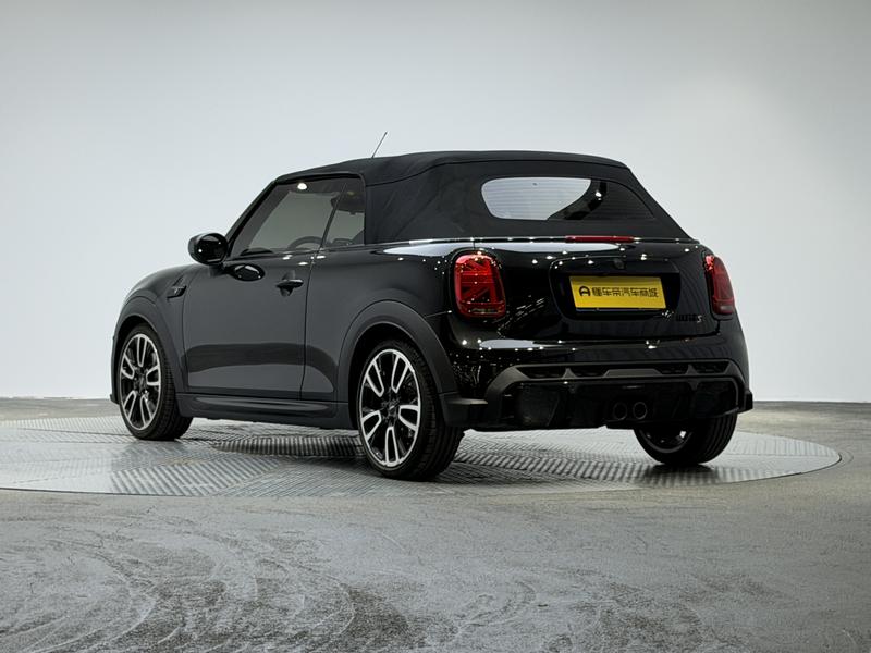 MINI MINI 2023