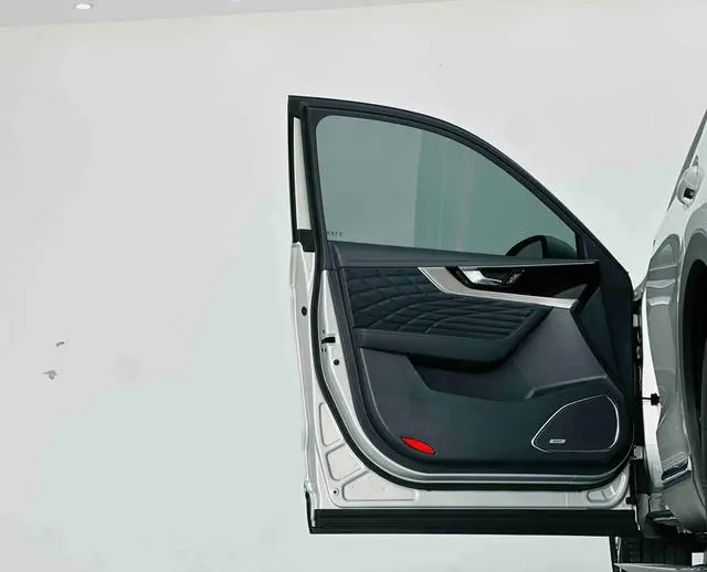 Hongqi Hongqi HS5 Facelift 2.0T Zhilian Flag Enjoy Edition