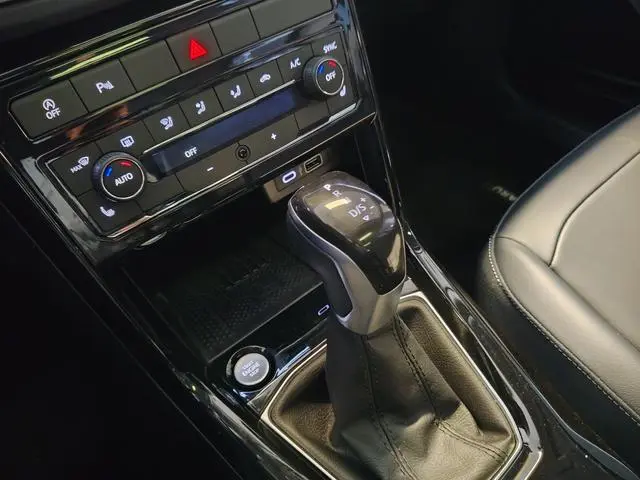 Volkswagen Tuyue Xinrui 300TSI Ruixiang Edition