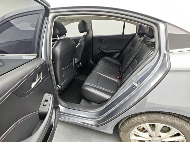 Roewe Roewe i5 2023