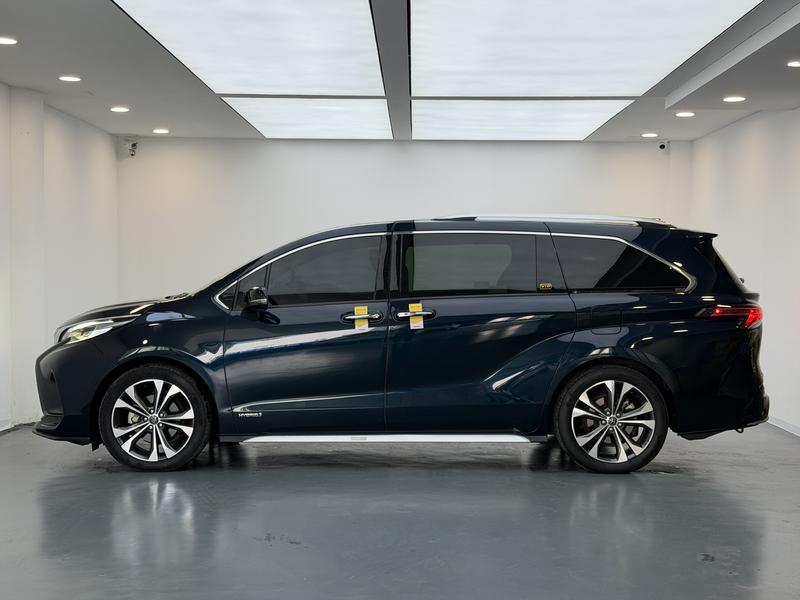 Toyota Gravia 2023