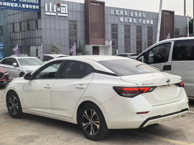 Nissan Xuan Yi 1.6L XL CVT Enjoy Edition
