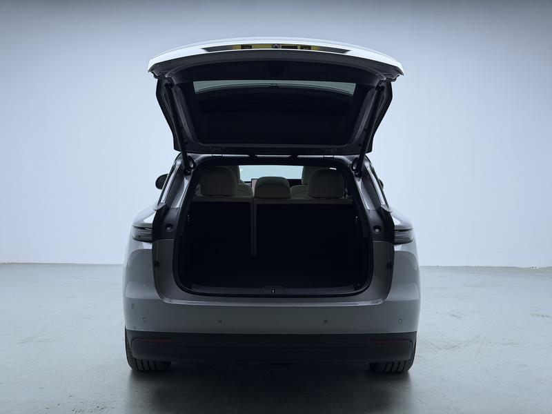 Li Auto Ideal i6 2025