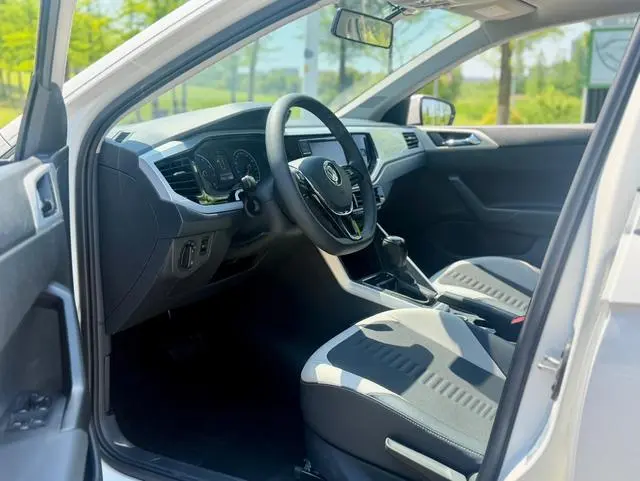 Volkswagen Polo Plus 1.5L automatic colorful technology version
