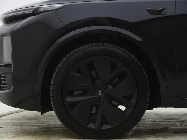 Li Auto Ideal L9 Max version