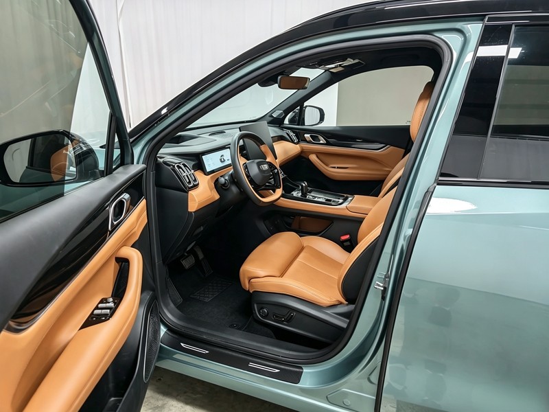 Geely Boyue L 2025