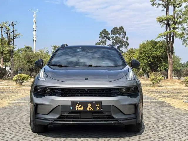LYNK & CO Lynk 01 2.0TD four-wheel drive Halo