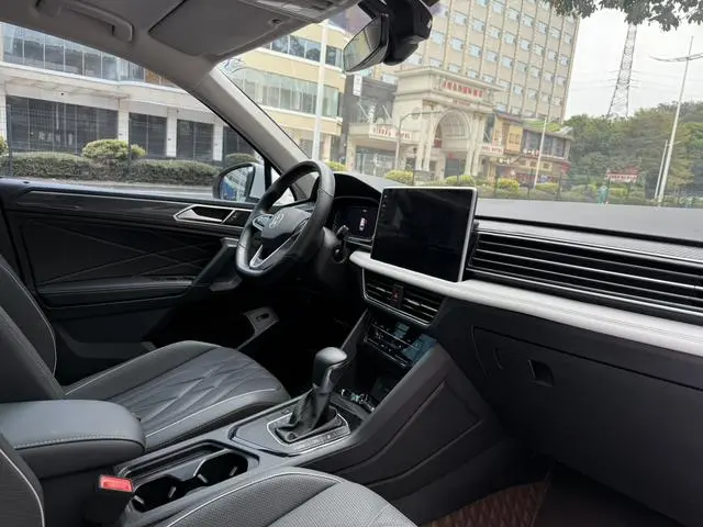 Volkswagen Tiguan L 330TSI automatic two-wheel drive R-Line Premium edition