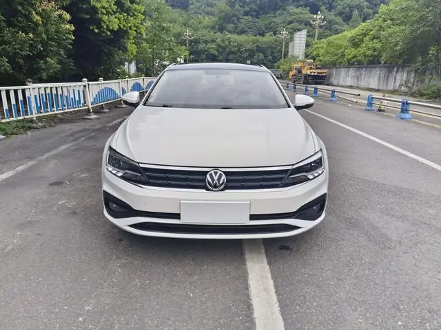 Volkswagen Lingdu 230TSI DSG Fashion Edition Country VI