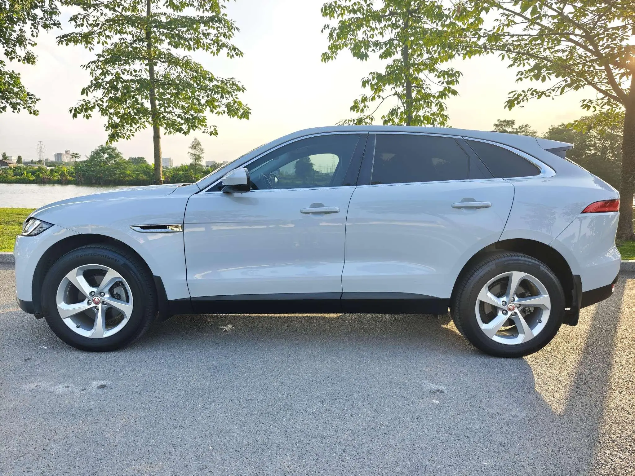Jaguar Jaguar F-PACE 2.0T four-wheel drive Urban Exclusive Edition