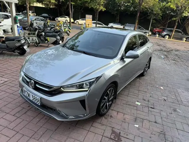 Dongfeng Fengshen Yi Hyun 230T automatic cool version