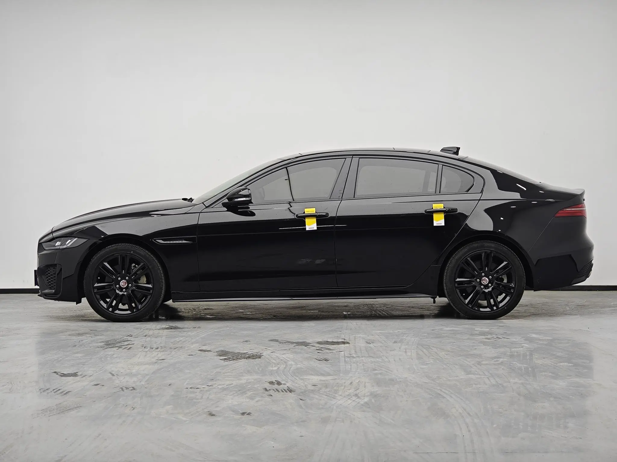 Jaguar Jaguar XEL 2.0T 250PS Yao Black Sports Edition